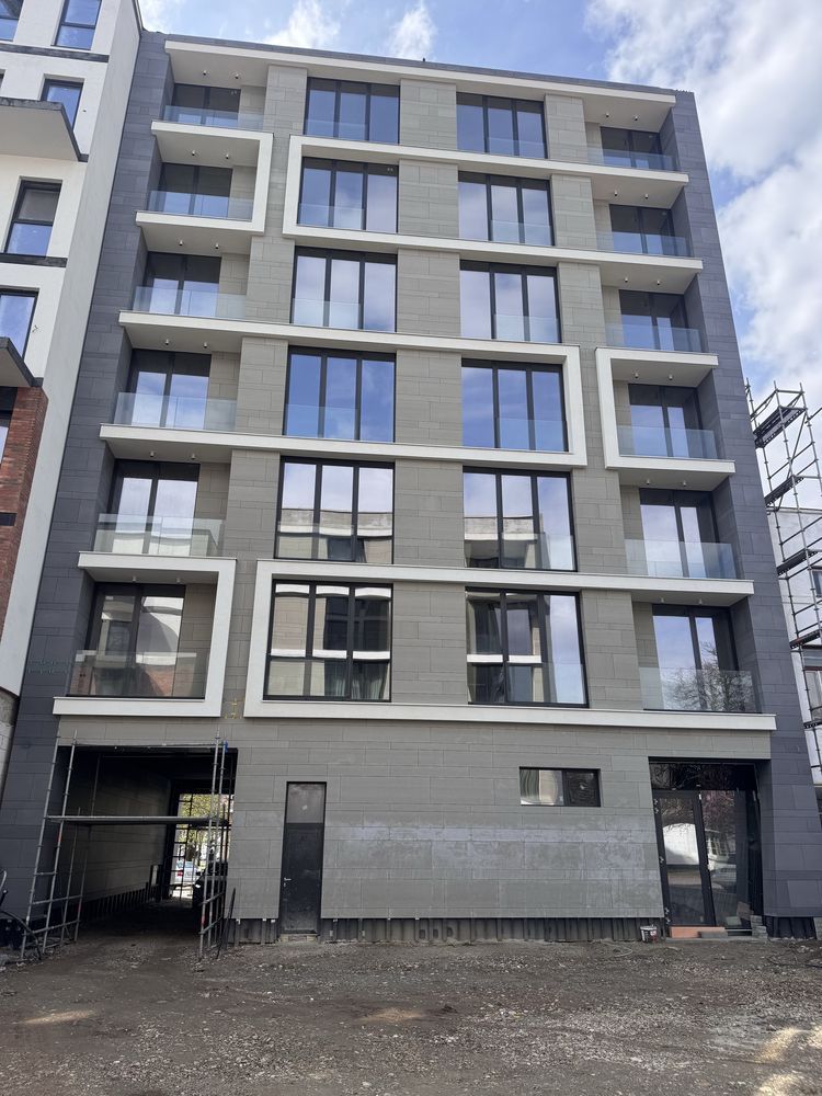 Inchiriez spatiu comerical in zona 0, bloc  VERSUS - Poză 3