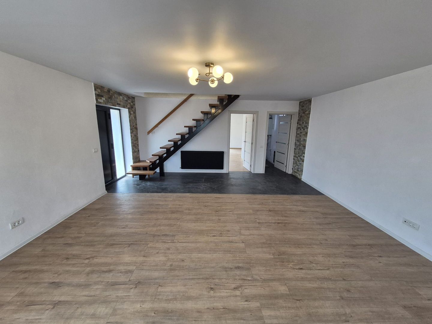 Vila/casa noua: P+M, Banesti-Prahova - 150 mp utili + teren 875 mp! - Poză 4