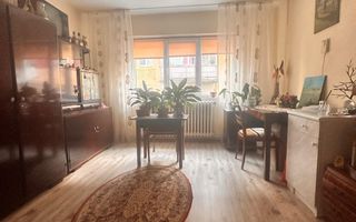 Garsoniera Etaj 1, Zona Cetate, Decomandata - Poză 1