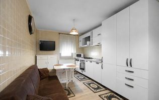 Apartament cu 3 camere, 2 băi și balcon închis | Exercițiu