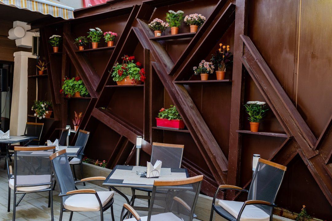 Spatiu pentru restaurant - intr-o cladire Apart-Hotel - Central + Parcare - Poză 4