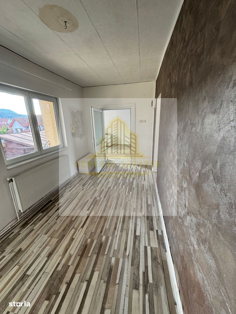 Apartament spatios cu 3 camere - Poză 12