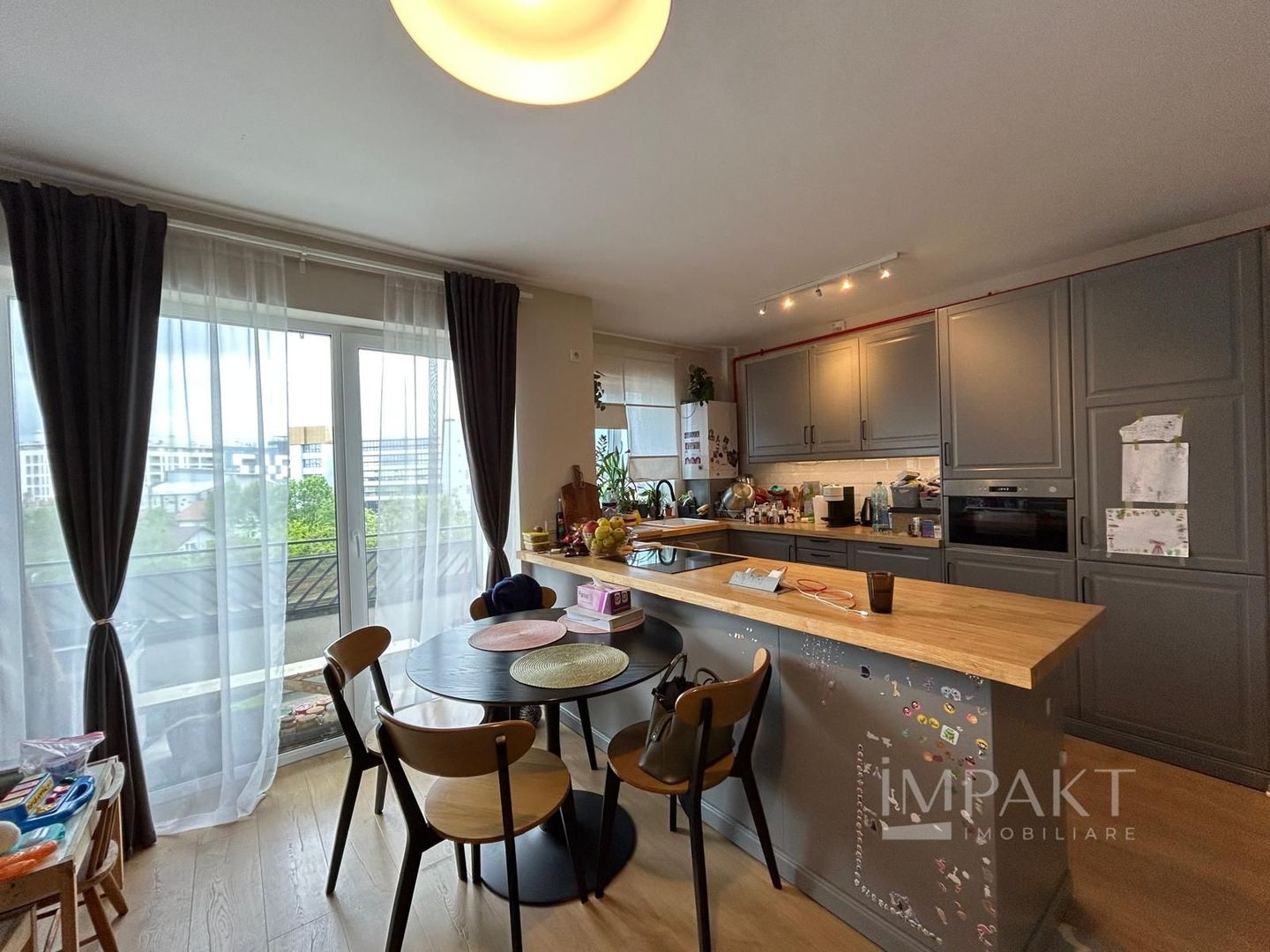 Vanzare apartament modern in Piata 1 Mai! - Poză 1