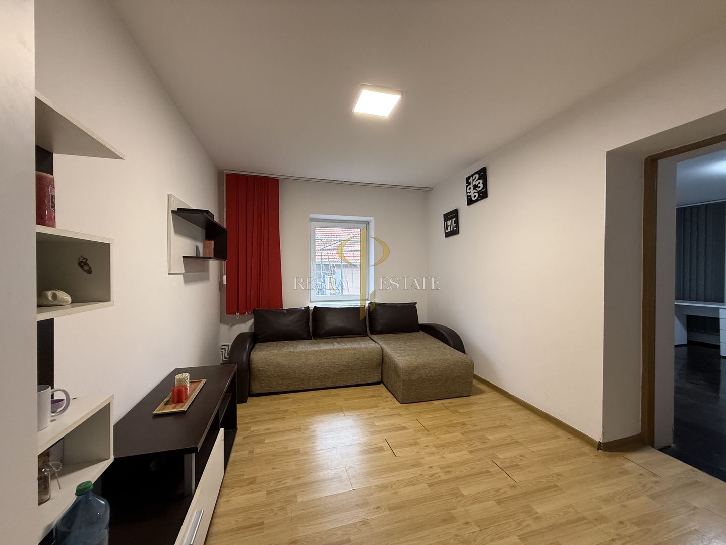 Casă spațioasă în Varias, împărțită în două unități cu acces separat - Poză 9