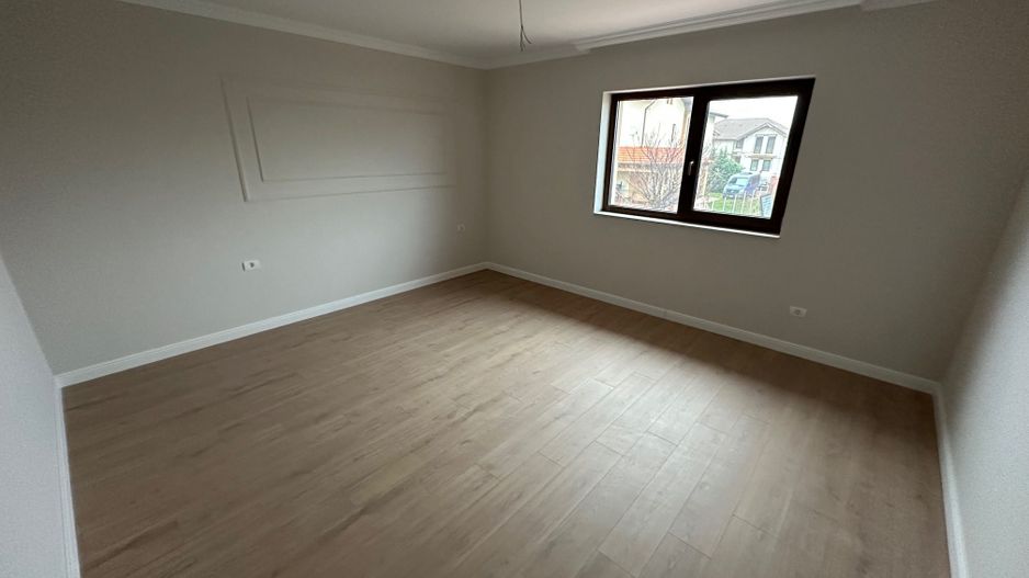 CASA TIP DUPLEX DESPARTIT PRIN GARAJ - Poză 37