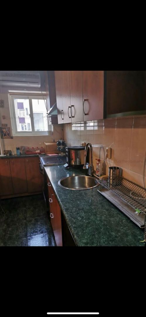 Garsoniera zona Dristor Metrou - Poză 7