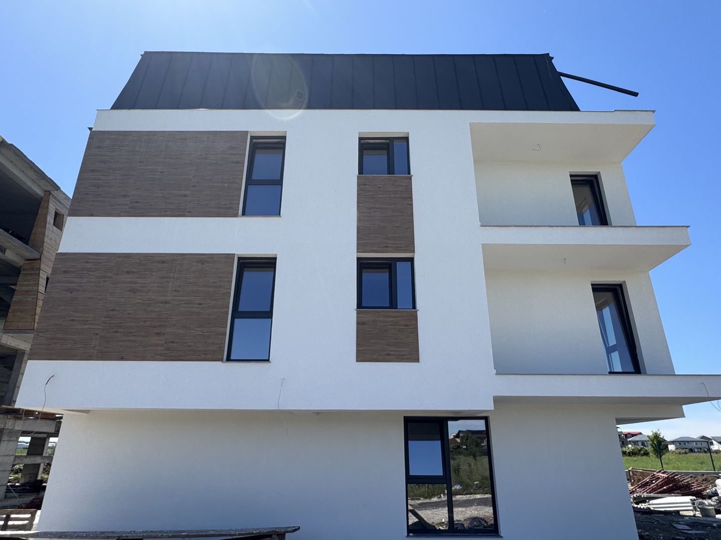 Apartament 2 camere 23 august OTOPENI - Poză 3