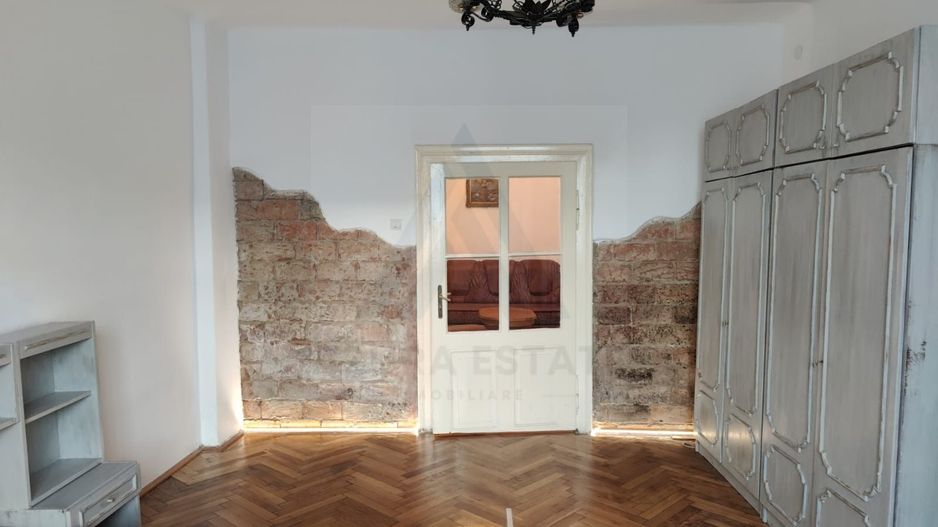 Apartament modern 2 camere 56 mp utili si curte in zona Centrala - Poză 1