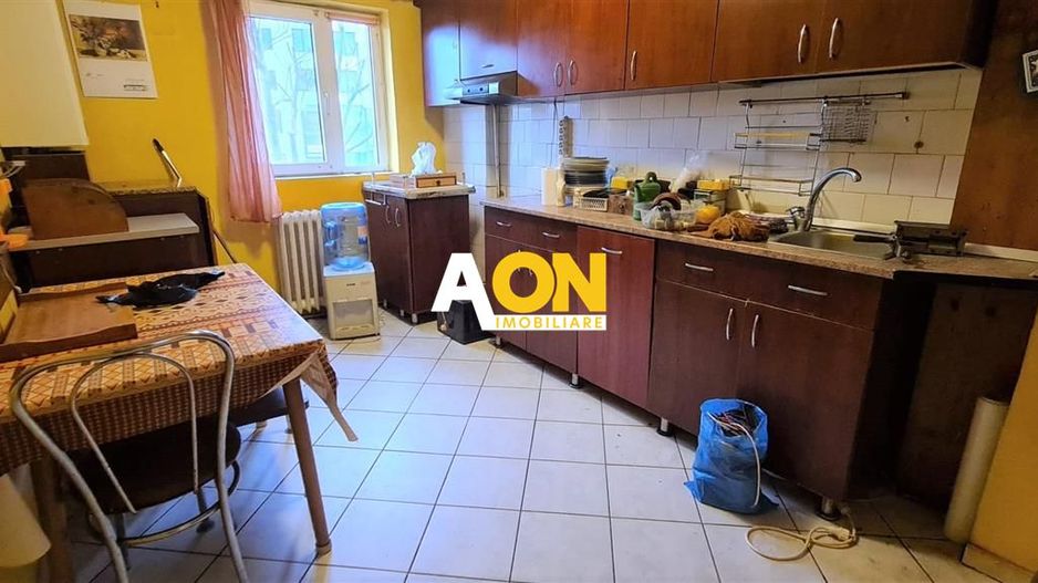 Apartament cu 4 Camere, Etaj 1, Zona Cetate - Poză 3