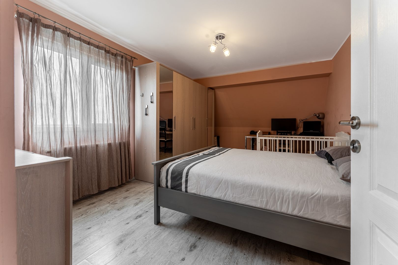 Duplex luminos | Orientare Sud | Centrală proprie | Apărătorii Patriei - Poză 2