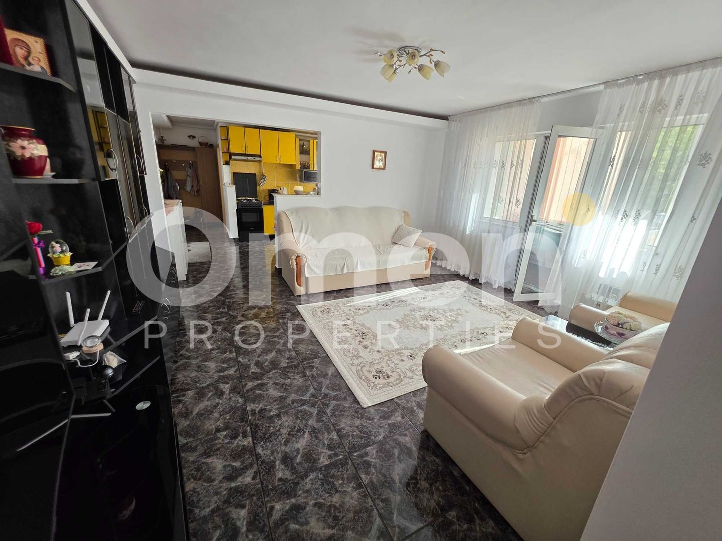 Apartament cu 3 camere, etaj intermediar, cu garaj, zona Spital Judetean - Poză 1