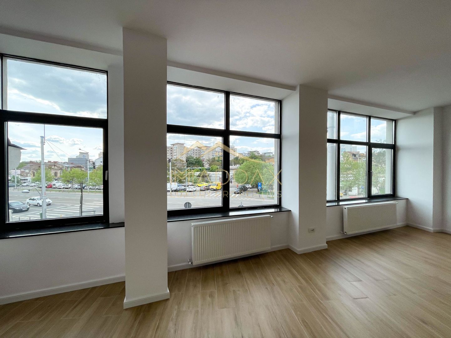 Spatiu comercial S+P+2E+M ***Prima Inchiriere*** - Poză 35