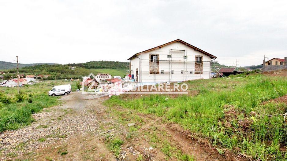 10 parcele teren intravilan intre 450 mp, și 617 mp  Corunca - Poză 1