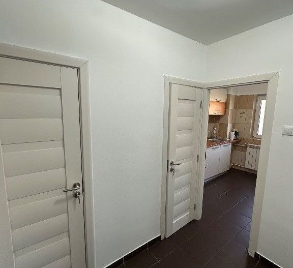 Inchiriez apartament 2 camere - renovat Crangasi - Poză 8