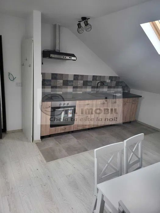 Apartament 4 camere Podul de Piatra 700 euro - Poză 3