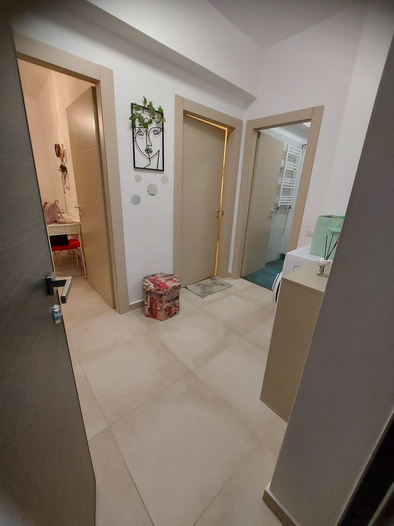 GARSONIERA- DECO RESIDENCE, PARCARE INCLUSA, CENTRALA, METROU 4 MIN - Poză 2