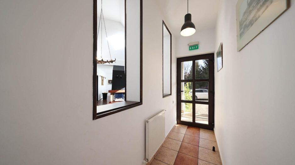 Vilă spațioasă de vânzare în Predeluț, Bran | 2000mp - Poză 41