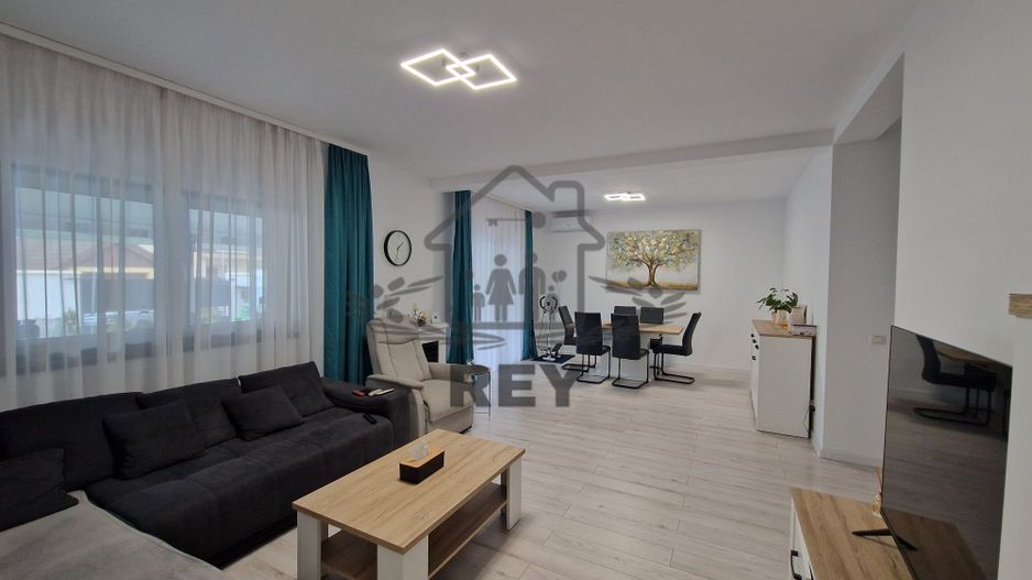 Casă modernă de vânzare în Șelimbăr la mai puțin de 7 min de Sibiu - Poză 2