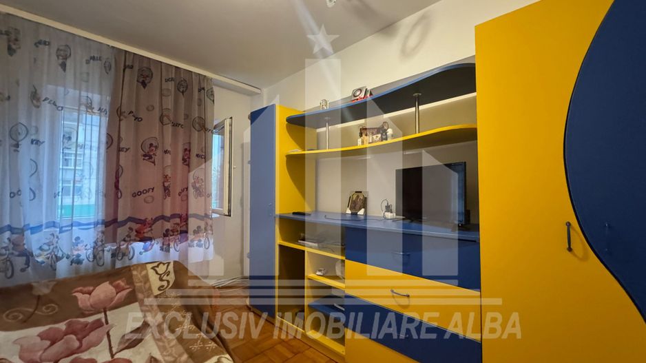 Apartament cu 3 camere decomandate, Cetate - etaj 1 - Poză 6