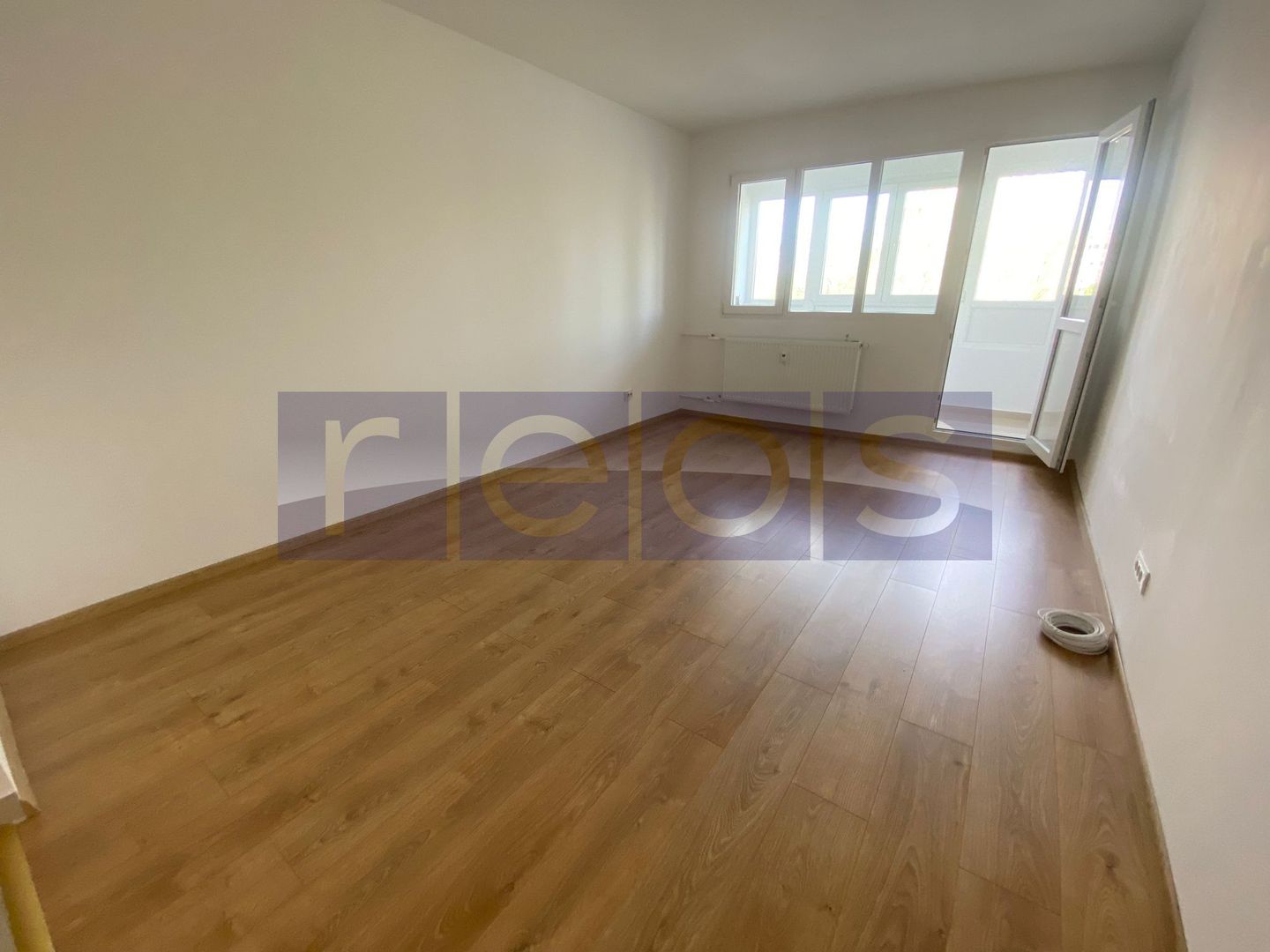 Apartament 2 camere I Renovat complet I Metrou 3 minute - Poză 3
