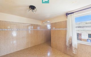 Casă cu 4 camere în Bujac - Poză 9