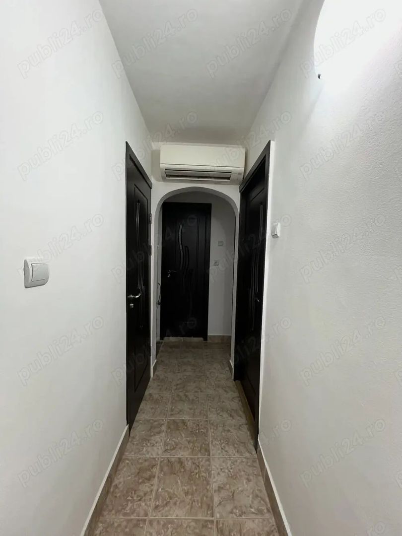 Închiriez apartament 3 camere-Crangasi - Poză 1