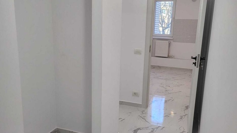 Apartament 3 camere centrala proprie renovat Favorit - Poză 6