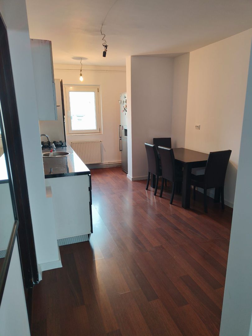 Apartament 3 camere Tractorul - Poză 6