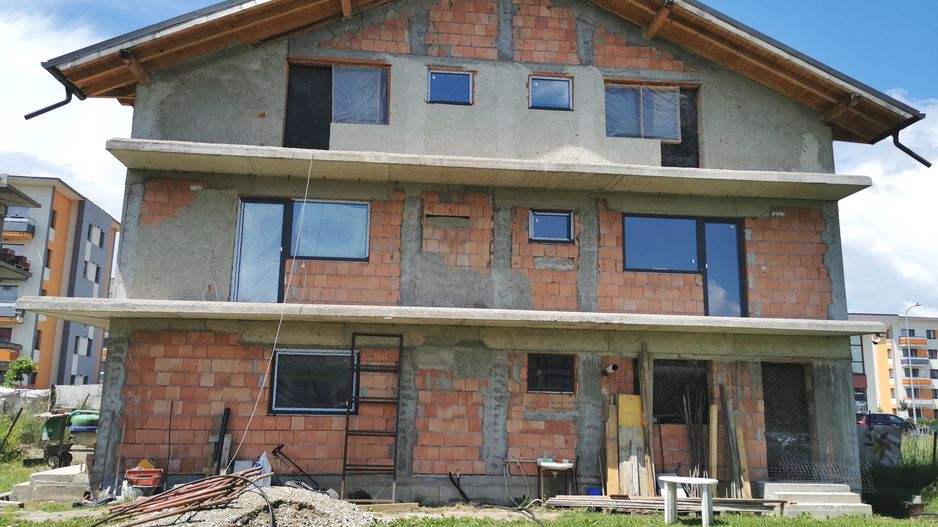 Apartament in vila-Tractorul - Poză 1