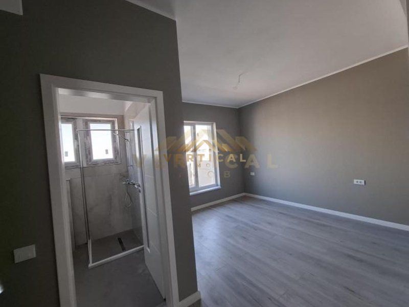 PROMOTIE!!! Casa de vanzare la 3 min de bld principal - Poză 8