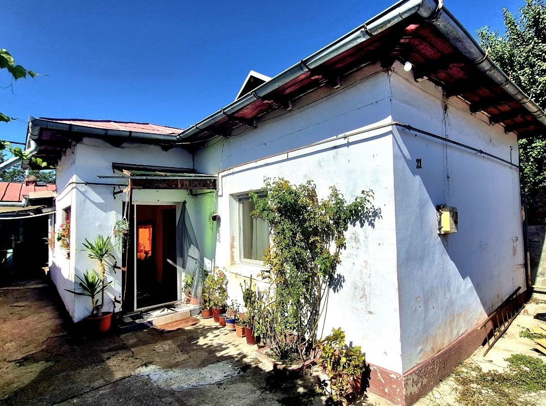 Casa+garaj+anexa și teren intravilan 225 mp Campina - Poză 1