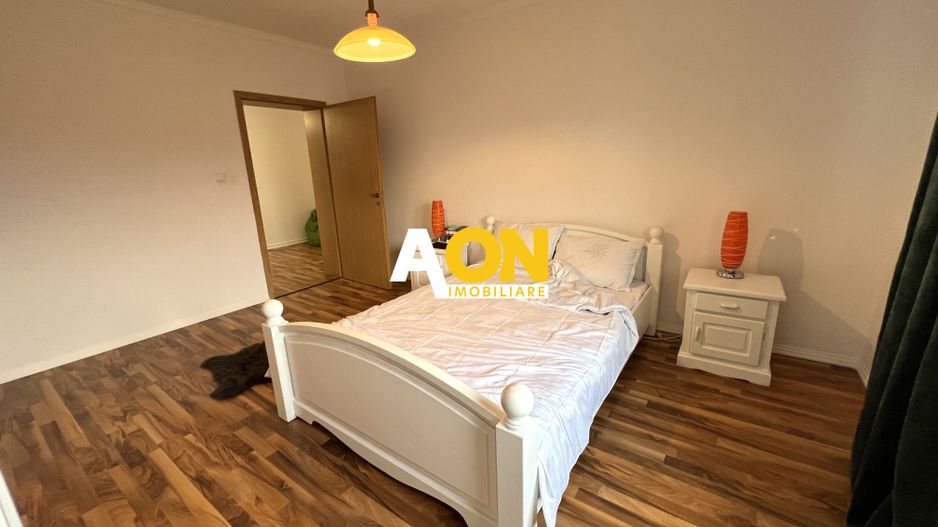 Casa de vanzare - 5 Camere, 2 Bai,  Garaj, 1000mp Teren - Poză 16