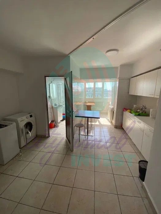 3 camere pe Bulevardul Decebal - Poză 1