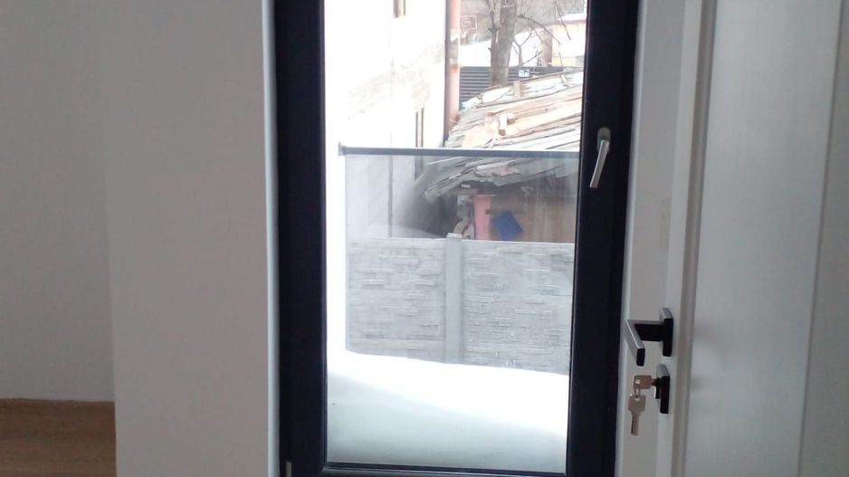 Reședință Modernă cu Finisaje Distinse - Poză 51