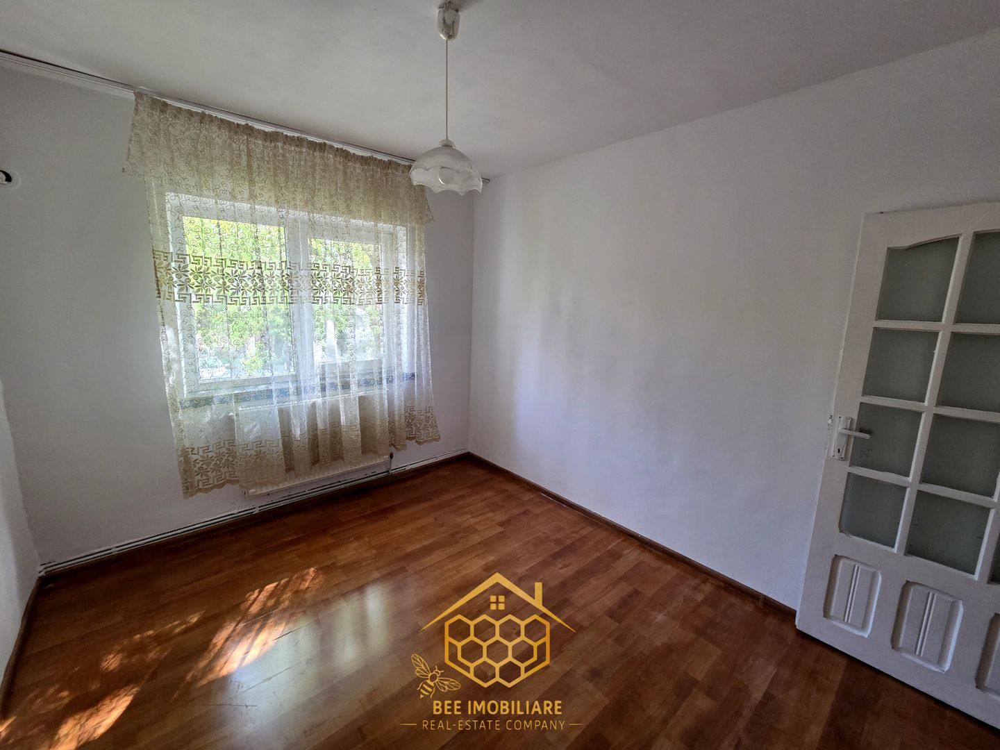 Apartament 3 Camere Decomandat - Spatios - in Zona 1 Mai - Poză 12