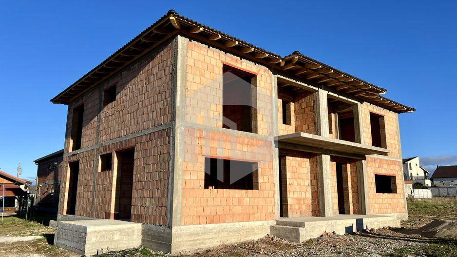 Casa tip Duplex in Selimbar-Calitate garantata-250 mp teren- 120 mpu - Poză 11