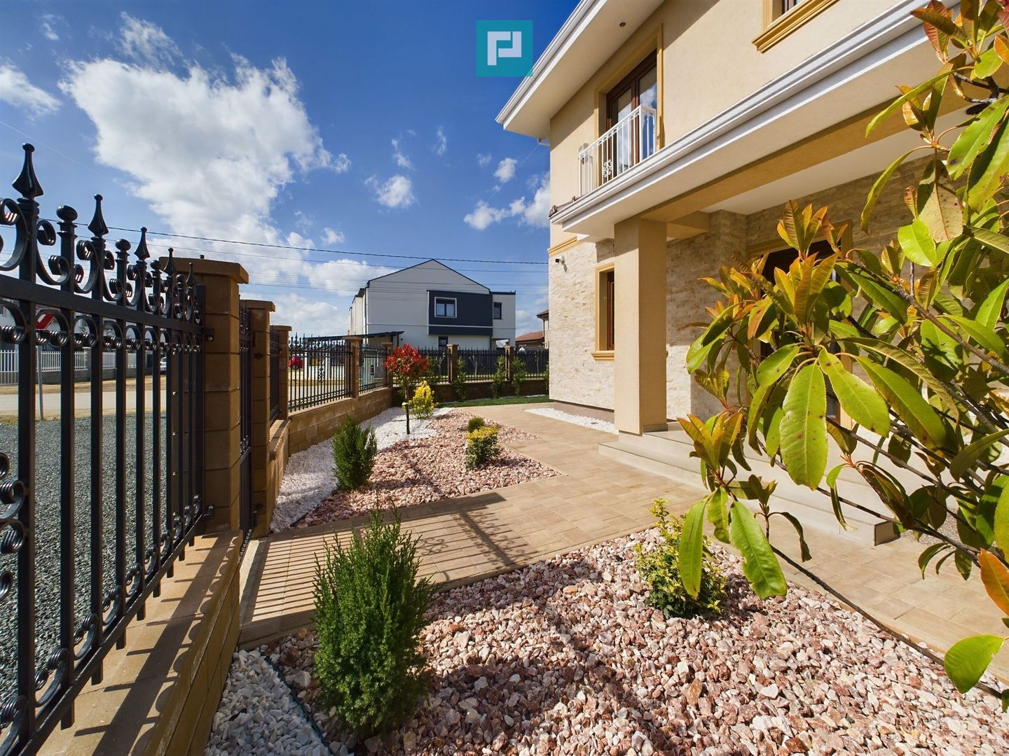 Casă tip duplex Dumbrăvița despărțit prin spațiu tehnic - Poză 5