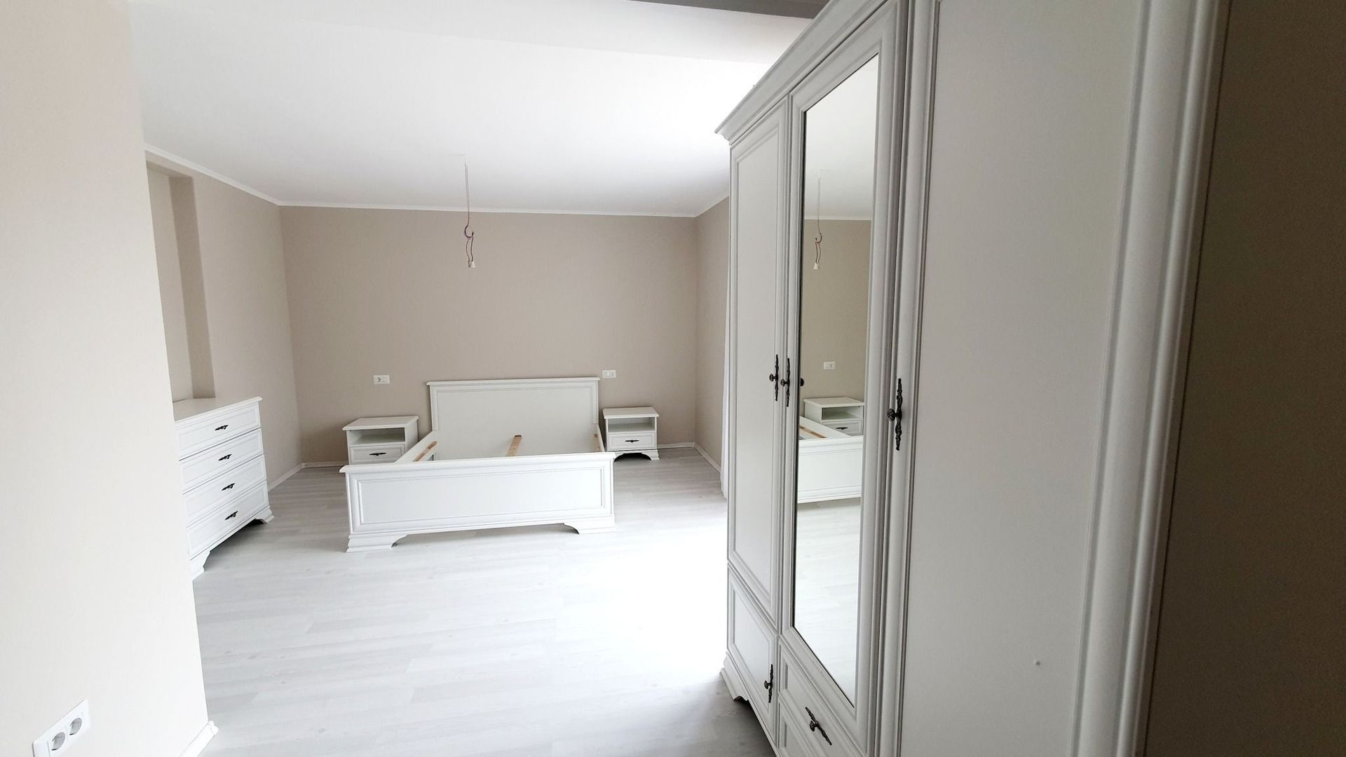 Casa de închiriat: Cartier privat, zona lacurilor Crevedia Buftea. - Poză 10