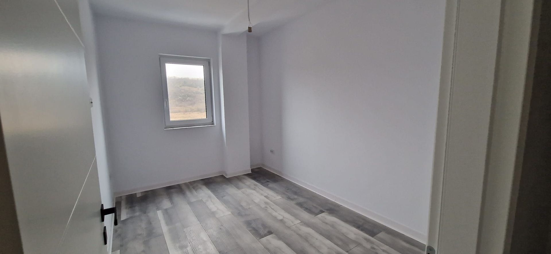 INTABULAT! Ap. 2 camere SD 84000 euro cu TVA si cu loc parcare inclus - Poză 2