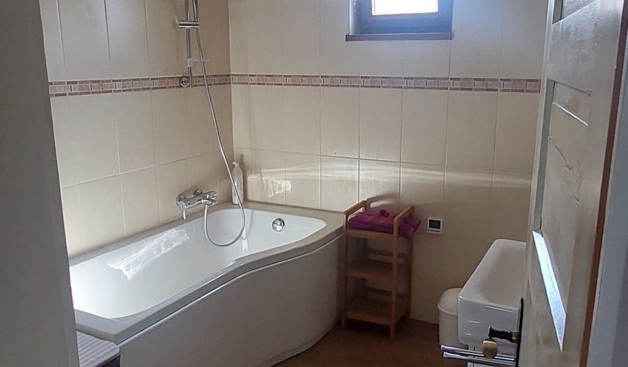 Ocazie unică! Casă de vânzare în stațiunea Covasna! - Poză 19