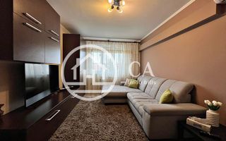 Apartament de vânzare cu 3 camere în zona Rogerius, Oradea - Poză 1