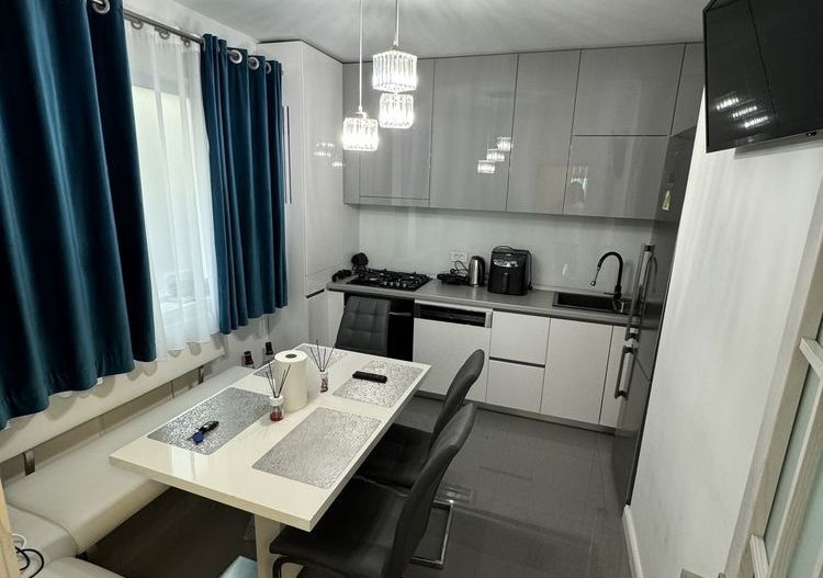 Casa 4 dormitoare 3 bai sector 3 - Poză 4