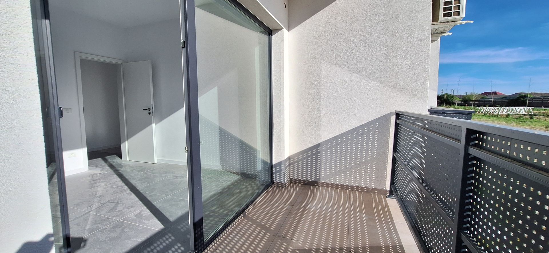 Apartament 3 camere/ loc de parcare/ balcon 7 mp - Poză 2