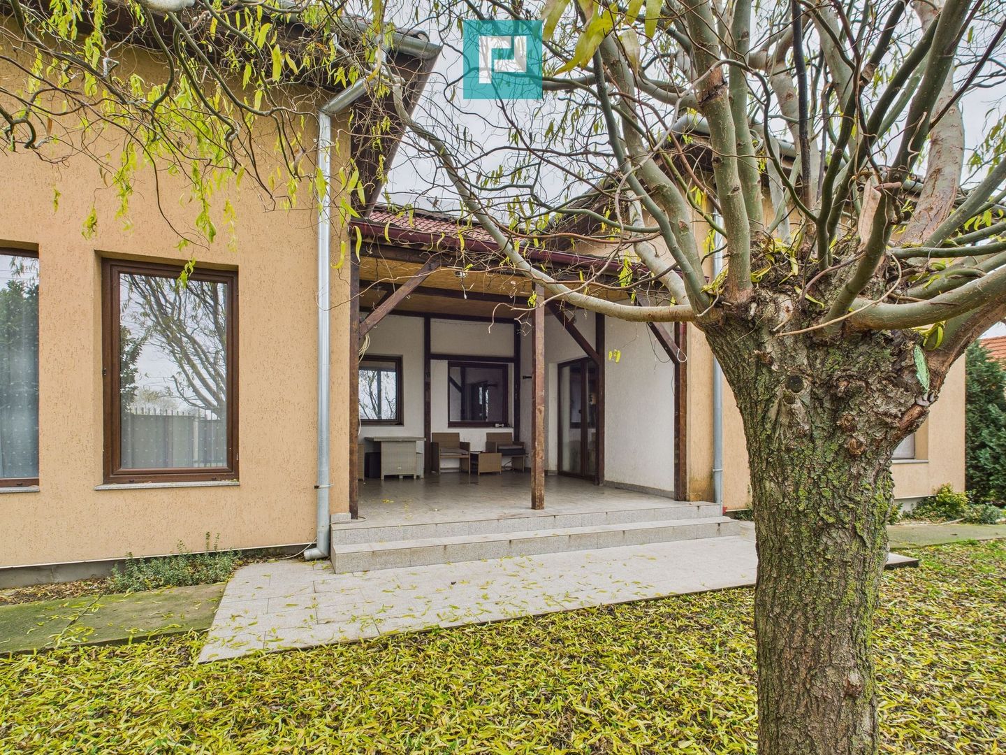 Casă individuală spațioasă, la 10 km de Timișoara - Poză 1