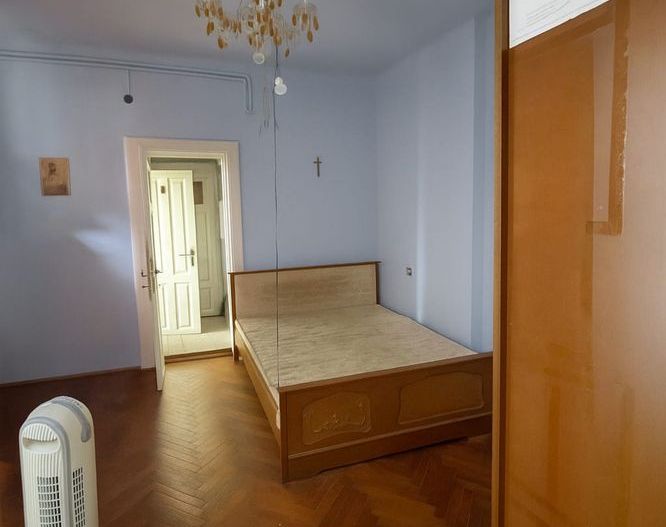 De Vanzare Apartament 2 camere zona Armeneasca sect.2 - Poză 2