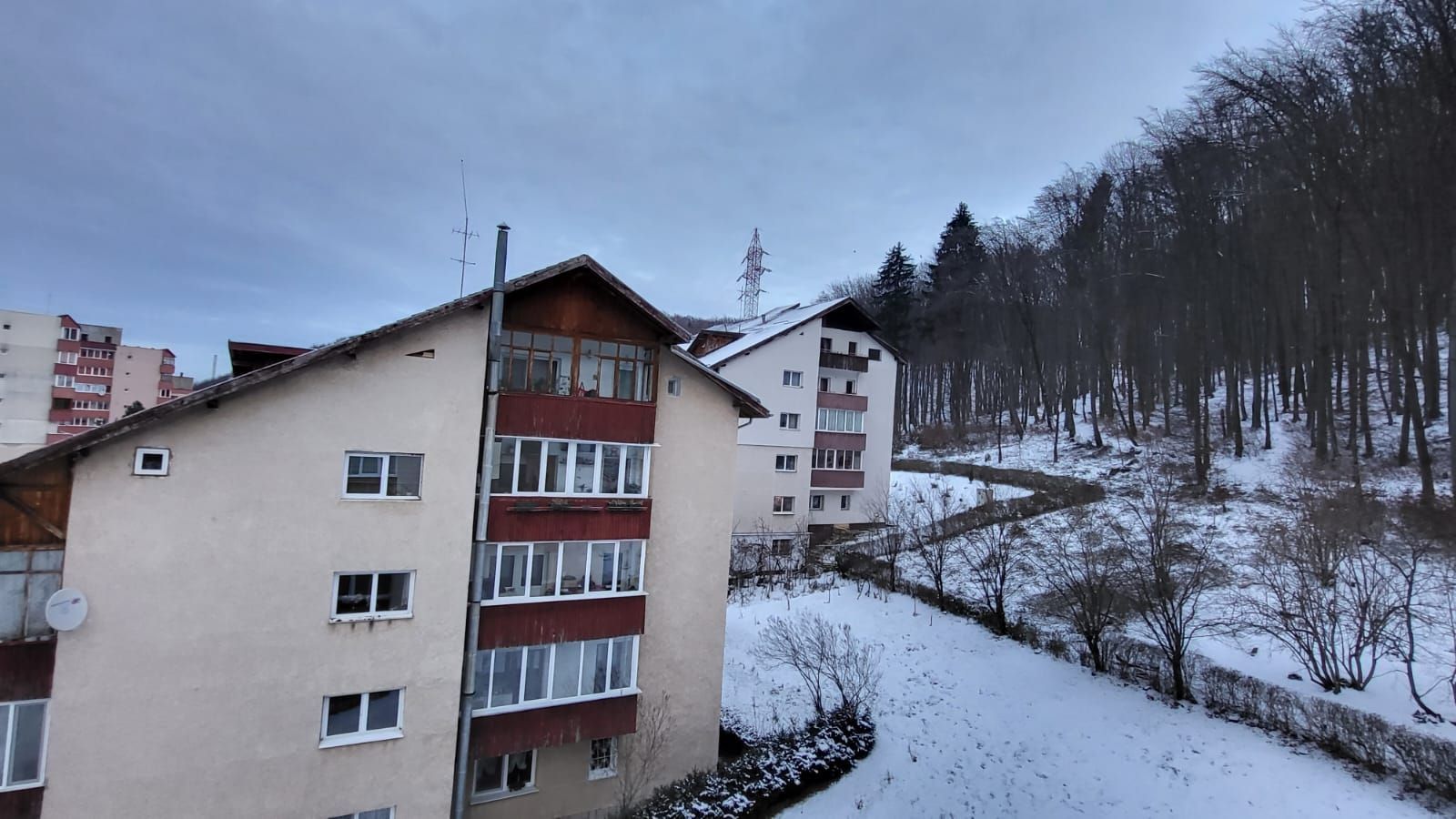 Exclusivitate - Imobil situat lângă pădure - Poză 10