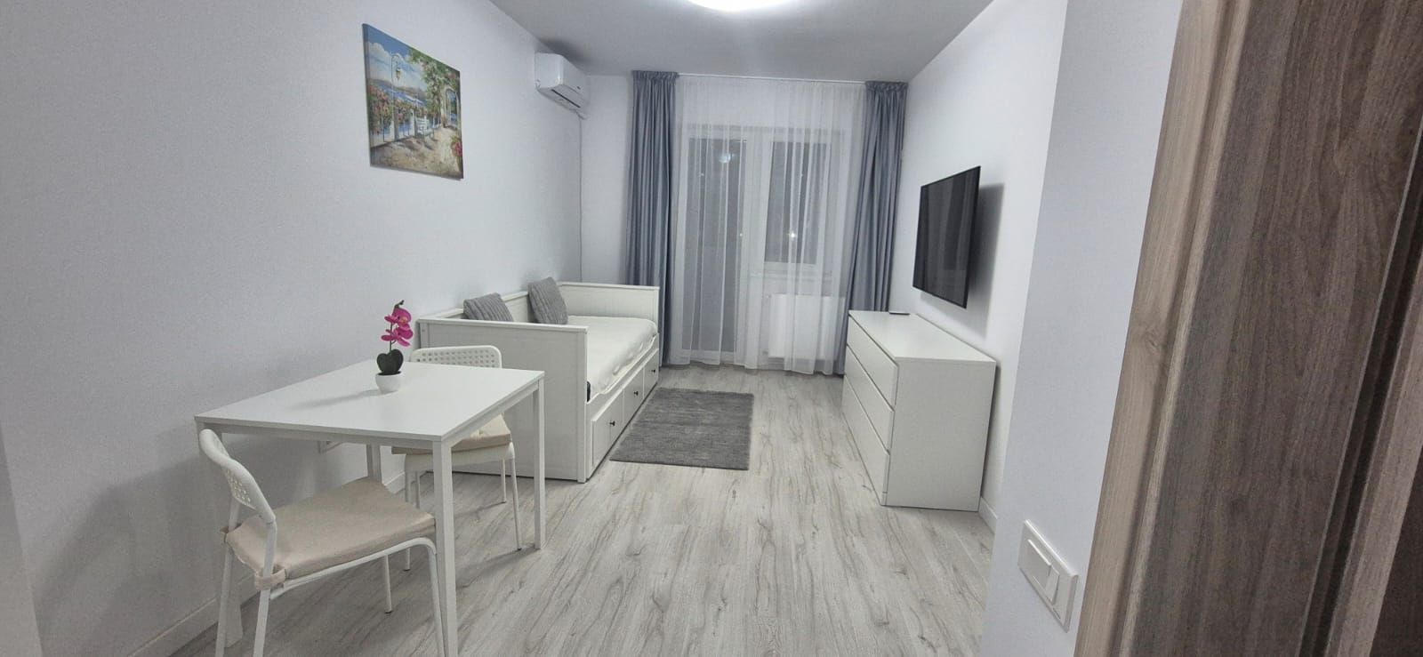 GARSONIERA BIRUINTEI, BUCATARIE INCHISA, CENTRALA, METROU 15 MINUTE - Poză 1