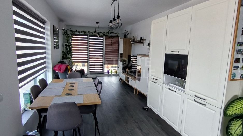 Apartament 3 camere ,  88 mp terasa, singur pe tot nivelul - Poză 1