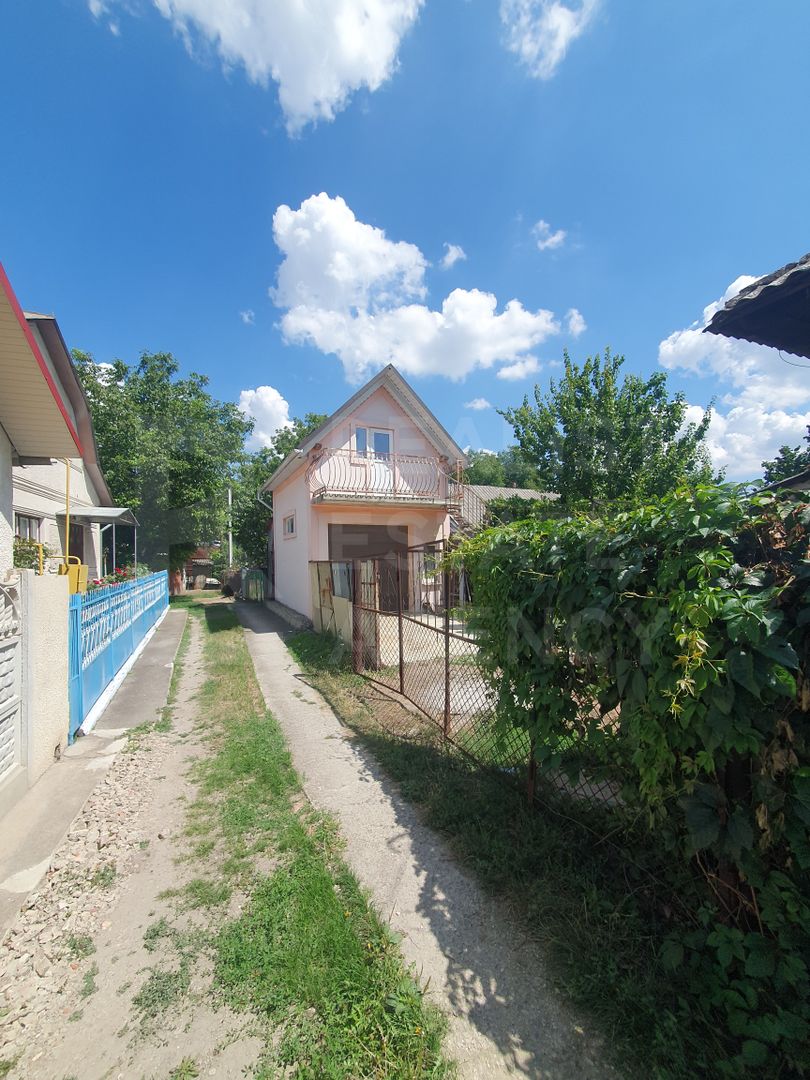 Vânzare casă într-o zonă liniștită și ecologică - Poză 13