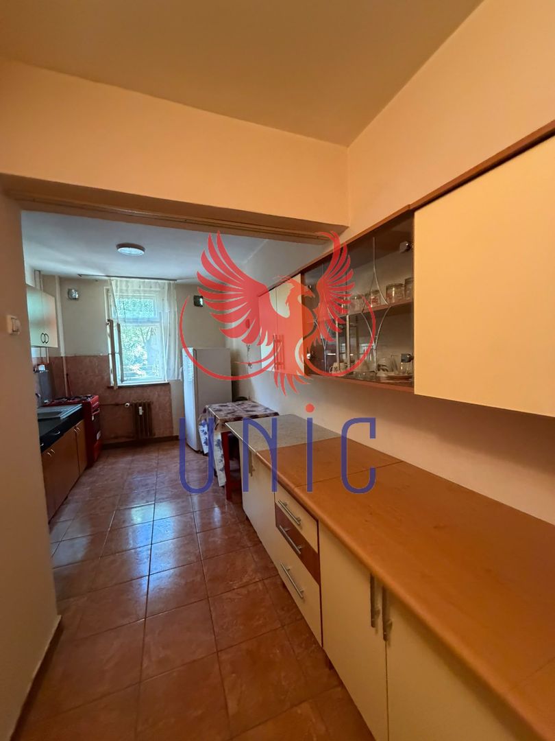 Apartament Calea Bucuresti, la C-uri - Poză 1